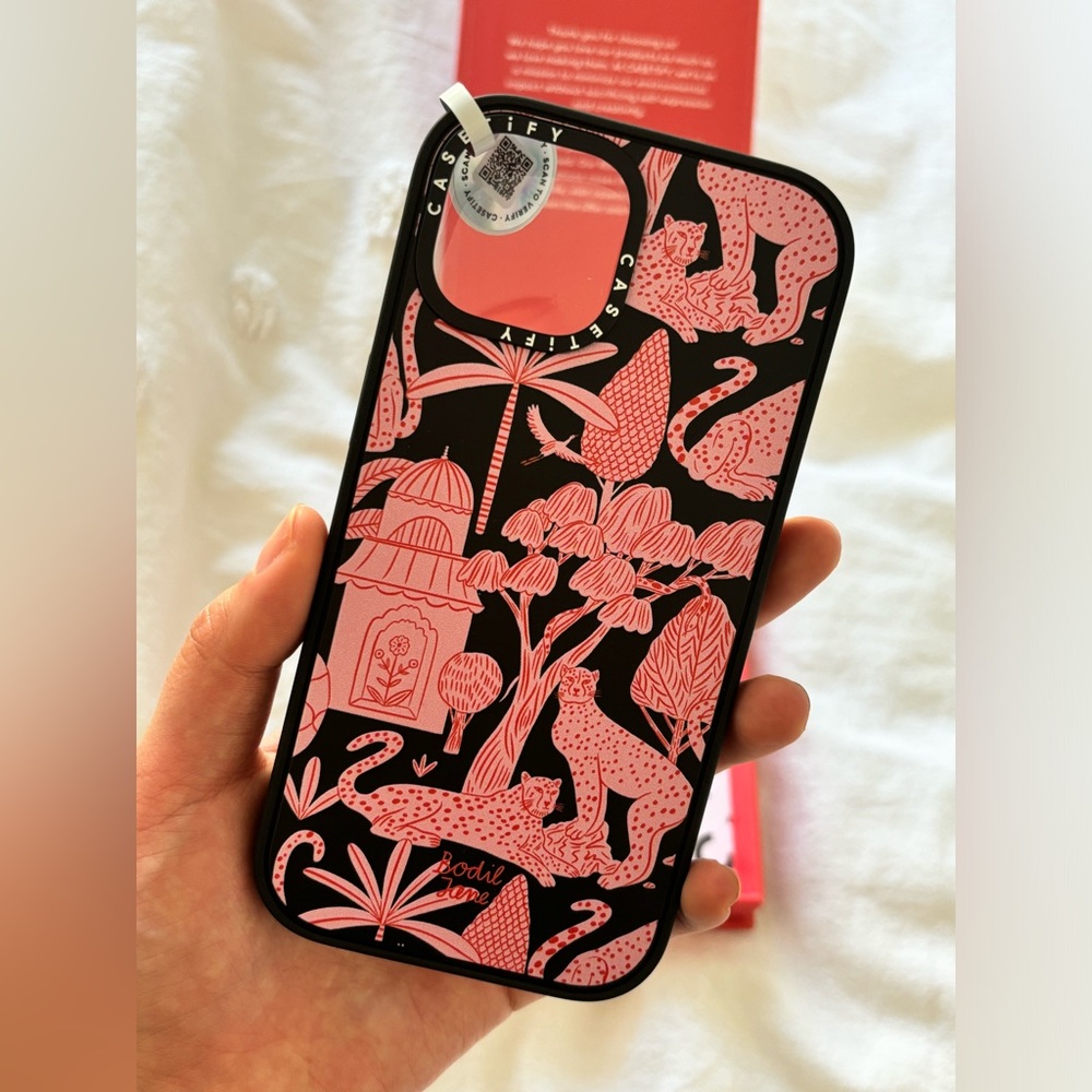 BRAND NEW CASETIFY IPHONE 15 CASE